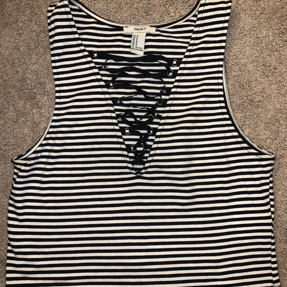 Black and White Strip Crop Top with String